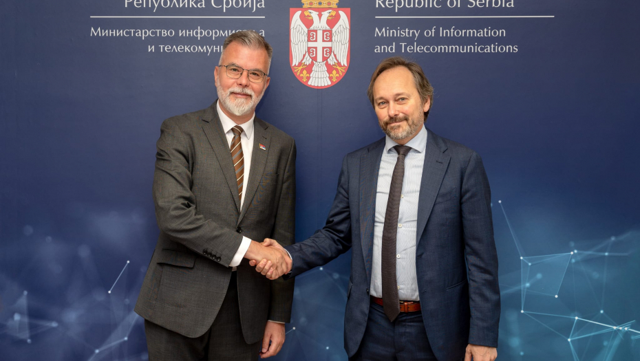 MINISTAR DEJAN RISTIĆ NA SASTANKU SA AMBASADOROM ŽIOFREOM:  Razgovor o saradnji u oblasti informisanja i telekomunikacija