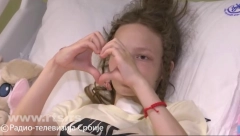 NAJLEPŠA VEST IZ NIŠKOG KLINIČKOG CENTRA Anja (13) najteže povređena devojčica na koju je pre dva meseca pao ringišpil u Kuršumliji danas izlazi iz bolnice