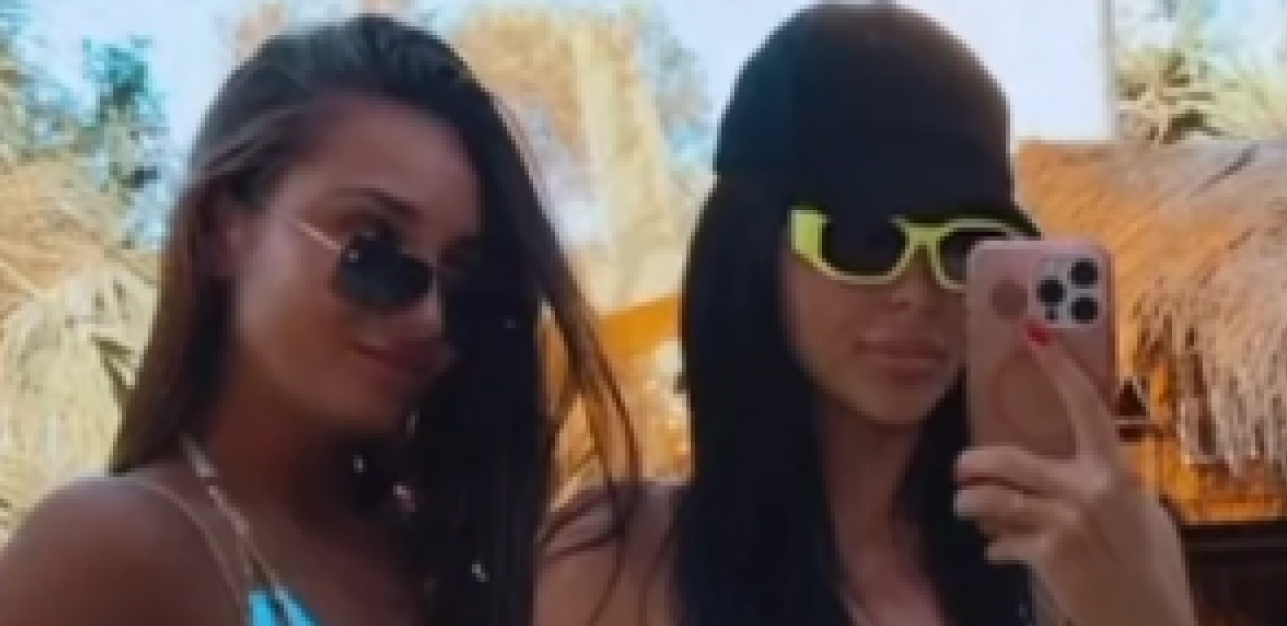 ANASTASIJA RAŽNATOVIĆ POKORILA IBICU! Samo torba za plažu košta preko 300.000 dinara, grudi u prvom planu