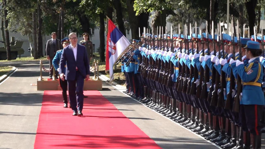 ŠPIJUNIRAJU NAM VOJSKU DRONOVIMA, ALI NEK DOBRO ZNAJU... Jasna poruka predsednika Vučića