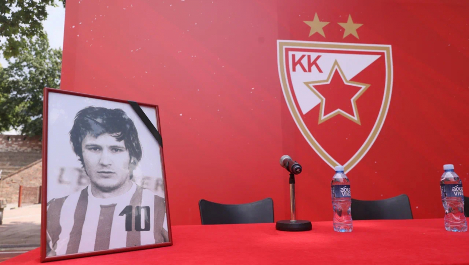 TUŽAN DAN NA MALOM KALEMEGDANU Crvena zvezda se oprostila od legende Dragana Kapičića