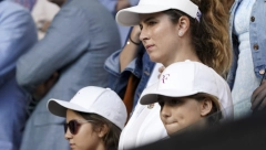 A GDE JE RODŽER? Mirka sama gleda italijanski derbi (VIDEO)