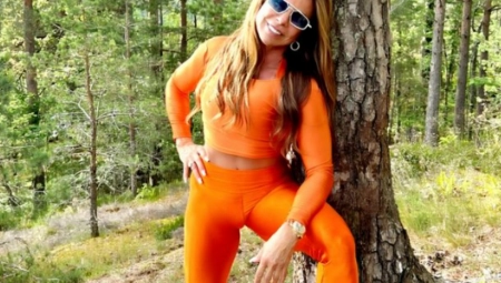 IAKO JE NAŠLA DEČKA, OVOGA SE NE ODRIČE Andrea je PREZGODNA BAKA u šestoj deceniji koja je spavala sa 800 MUŠKARACA (FOTO)