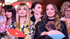 JELENA TRIVAN "POKORILA" CRVENI TEPIH Prva dama m:tel-a zablistala na „Banja Luka Festu“ i još jednom pokazala da je kraljica stila!