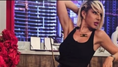 JOVANA JEREMIĆ U NIKAD KRAĆOJ SUKNJI Jutarnji program vodila u miniću, muškarcima popadale vilice