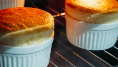 SUFLE Očaravajući francuski desert koji je osmislio kuvar ljubavnice Luja XV, a topi se u ustima
