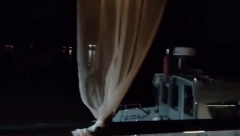 DRAMA NA SAVSKOM KEJU, TERETNI BROD UDARIO U ČAMAC Dečak spasen, u toku potraga za DVE OSOBE (VIDEO)