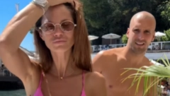 BIVŠA ŽENA OGNJENA AMIDŽIĆA USIJALA MREŽE! Danijela Dimitrovska sa dečkom na plaži, on slučajno upao u kadar, komentari samo pljušte