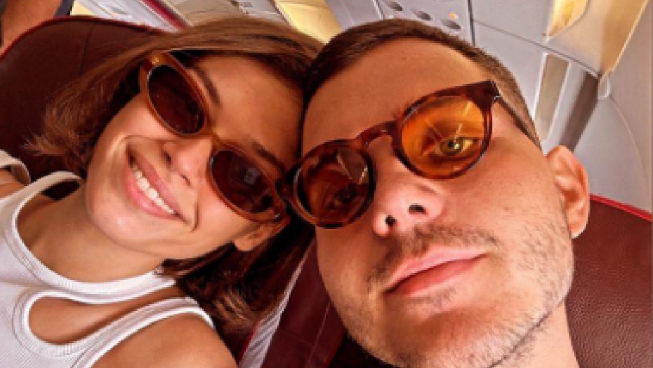 VIKTOR U LJUBAVNOM ZANOSU SA VODITELJKOM Živojinović dohvatio devojku, ne odvaja se od nje