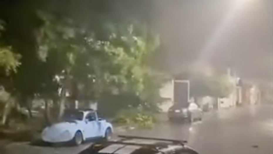 DVE TINEJDŽERKE STRADALE U OLUJI U NJUJORKU Nije im bilo spasa