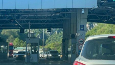 OVDE SE ČEKA I PO 5 SATI Evo kakvo je stanje na graničnim prelazima