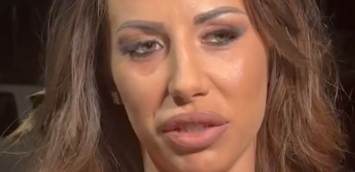 PEVAČICA POSVETILA TETOVAŽU POKOJNOM SUPRUGU Pre tri meseca je ostala udovica, na sahrani joj je pozlilo