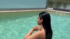 PEVAČICA OBJAVILA VRELE FOTKE S DEČKOM U suzama napustila Zvezde Granda, sad sija od sreće