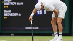 ŠOK NA VIMBLDONU Umesto velikog derbija, samo osam gemova i razočararavajuća predaja