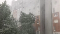 VETAR ČUPAO KROVOVE ZGRADA Stravično nevreme u Sloveniji, front prešao preko Ljubljane (VIDEO)
