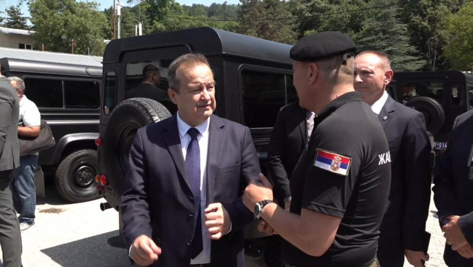 PRETNJE I POZIV SRĐANA ŠKORE NA UBISTVO DANILA VUČIĆA ZLOČIN ZA KOJI MORA DA SE ODGOVARA Dačić: Nema tolerancije!
