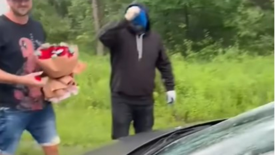 DA LI JE OVO NAJGORA PROSIDBA IKAD? Mladić smislio jeziv način da zaprosi devojku - umesto suza radosnica usledio je horor! (VIDEO)
