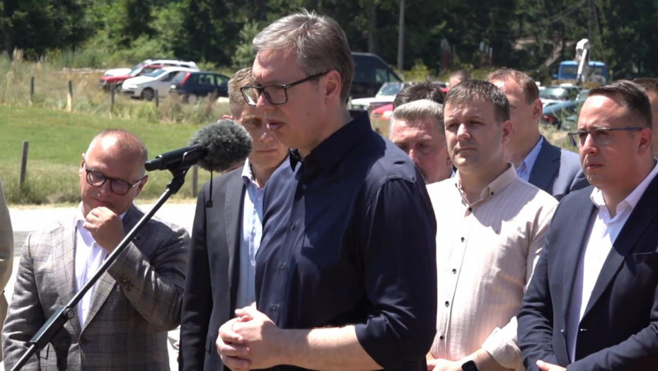 VUČIĆ ODGOVORIO NA IZJAVE BAJDENA I KLARKA "Nećemo biti bilo čiji PLEN kao 1999."