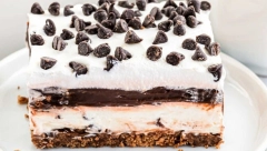 ČOKOLADNE LAZANJE ZA SVA VREMENA I PRILIKE Klasik bez premca u slatkoj verziji, prste da poližete