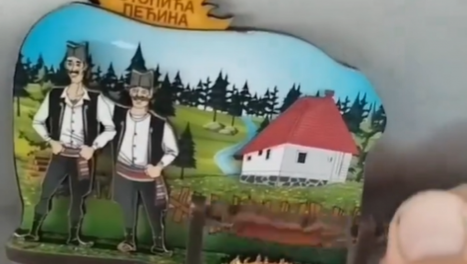 "NAJLUĐI SMO NAROD" Plakaćete od smeha kad vidite ovaj suvenir iz Stopića pećine (VIDEO)