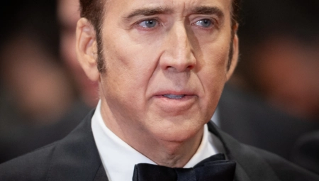 U PODLIVIMA I SA MODRICAMA NA LICU — NEPREPOZNATLJIVA Sin proslavljenog glumca uhapšen zbog napada na majku