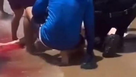 ŽENU IZUJEDALA AJKULA NA POZNATOJ PLAŽI! Snimak napada uznemirio javnost! (VIDEO)