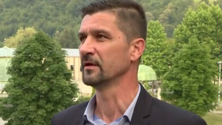 MONSTRUOZNE LAŽI SARAJEVA! Bruka, glavni imam Srebrenice tvrdi da Vučić nije napadnut u Potočarima!