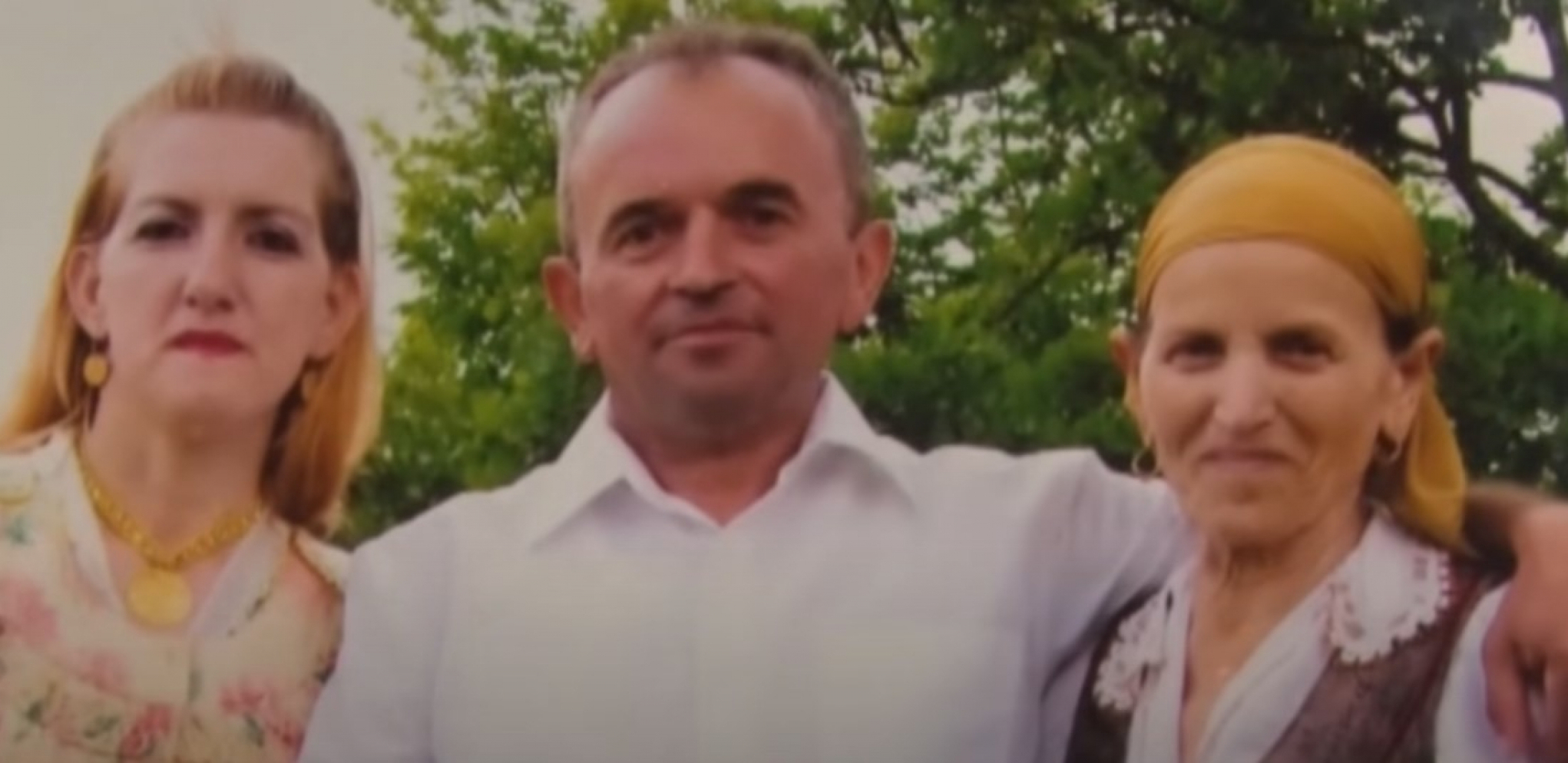 KRSTA OŽENIO ALBANKU, PA NAIŠAO NA OSUDE Početak je bio težak, žive u trošnoj kući, evo kako na to gleda njegova porodica! (VIDEO)