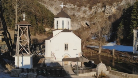 NIŠTA IM NIJE SVETO! CRKVE ŠIROM SRBIJE NA METI RAZBOJNIKA Sve veći broj slučajeva pljački pravoslavnih hramova
