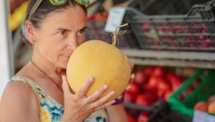 CREVA ĆE VAM BITI ZAHVALNA Evo kako se vaše telo menja kada svakog jutra jedete dinju na prazan stomak