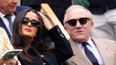 OVA ŽENA JE UPRAVO RAZBILA PREDRASUDE  Salma Hajek prošetala sedu kosu na Vimbldonu i nikad brutalnije izgledala nije!