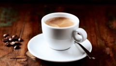 DA LI KAFA SME DA SE PODGREJAVA? Stručnjak otkriva da li je to pametno, a evo kako to utiče na sam ukus napitka