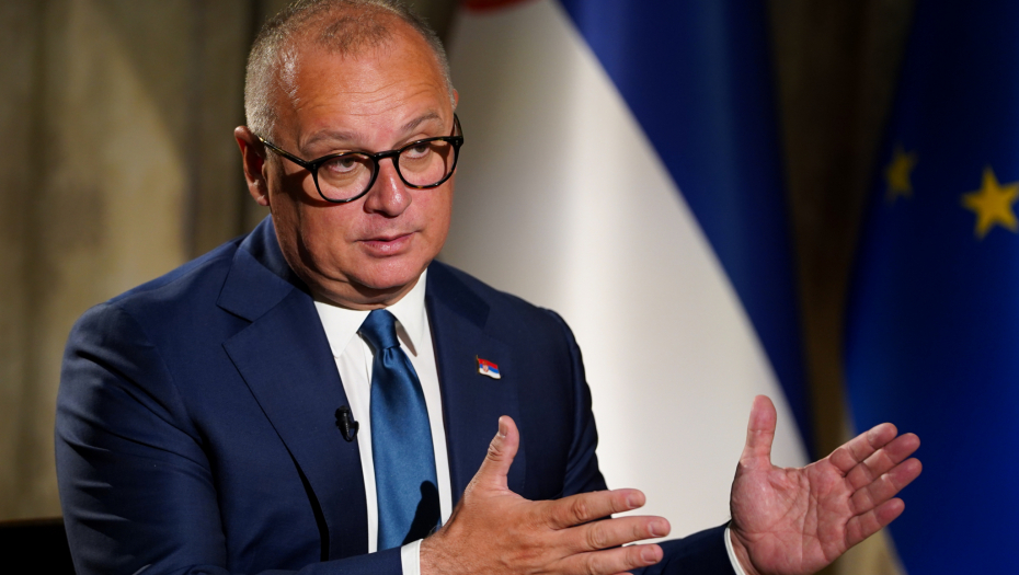 "LAŽNE EKOLOGE NE INTERESUJE KAKO ĆE NAROD DA ŽIVI'" Vesić: Briga za očuvanje životne sredine je prioritet Vlade