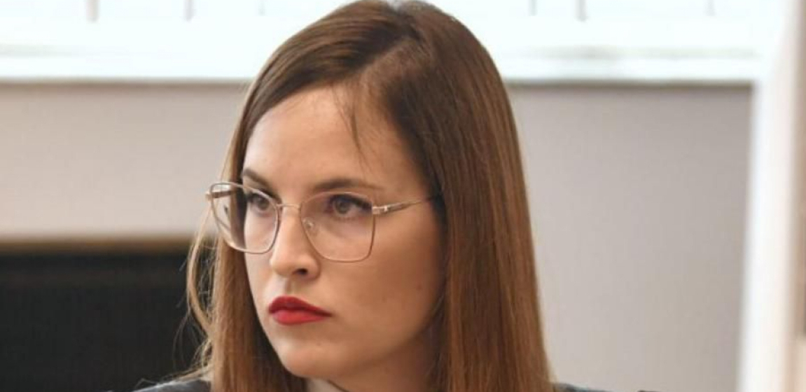 SARA PAVKOV: Petrović video priliku da se novim lažima o potpredsednici Vujović istakne kod mentora Đilasa