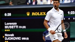 NOVAK ZAKAZAO REPRIZU PROŠLOGODIŠNJEG FINALA, VREME JA ZA OSVETU Sjajni Đoković srušio Italijana, boriće se za rekordnu titulu na Vimbldonu