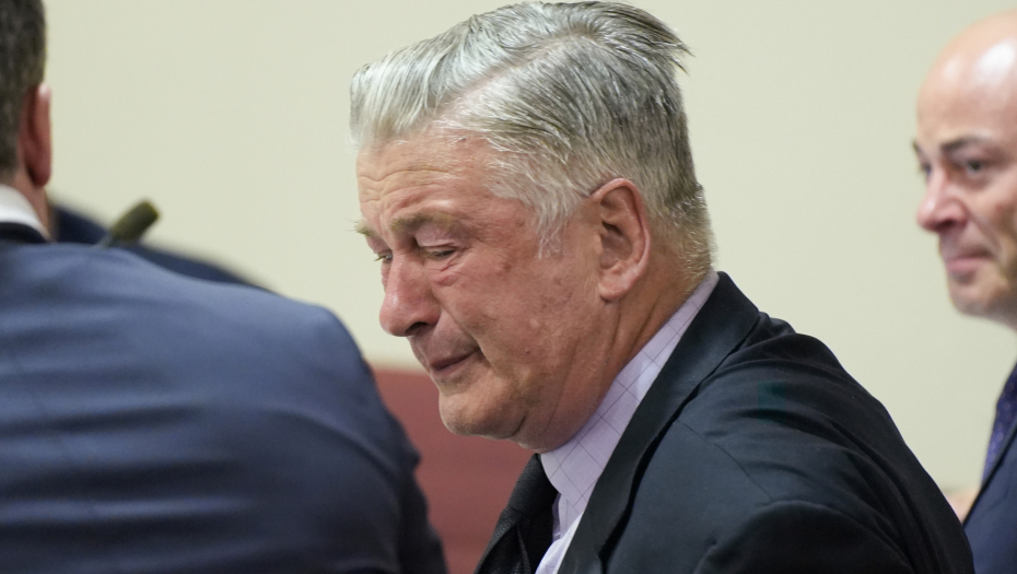 GLUMAC ALEK BOLDVIN OSLOBOĐEN OPTUŽBI ZA UBISTVO IZ NEHATA Glumac briznuo u plač (FOTO/VIDEO)