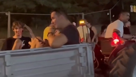 MOMCI ODUŠEVILI POSETIOCE EXITA Na festival stigli U VELIKOM STILU, njihovo prevozdno sredstvo je zasenilo i najbesnije mašine (VIDEO)