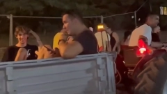 MOMCI ODUŠEVILI POSETIOCE EXITA Na festival stigli U VELIKOM STILU, njihovo prevozdno sredstvo je zasenilo i najbesnije mašine (VIDEO)