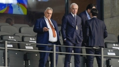 ZANIMLJIV SUSRET U BERLINU Zvezdan Terzić gleda finale Evropskog prvenstva sa jednim od najmoćnijih ljudi u Evropi (FOTO)
