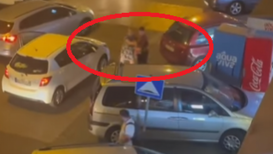 SNIMLJENA ŽESTOKA MAKLJAŽA NA NOVOM BEOGRADU Dve žene se šutirale i udarale (VIDEO)