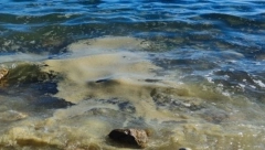 67 DANA PLUTAO U LEDENOM MORU Ribolovci videli čamac pun mrtvih ljudi, a onda je jedan počeo da diše