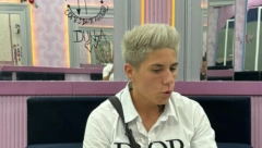 MATORA POKAZALA NOVU DEVOJKU Objavila fotografiju iz kreveta, zbog jednog svi misle da provocira Anitu