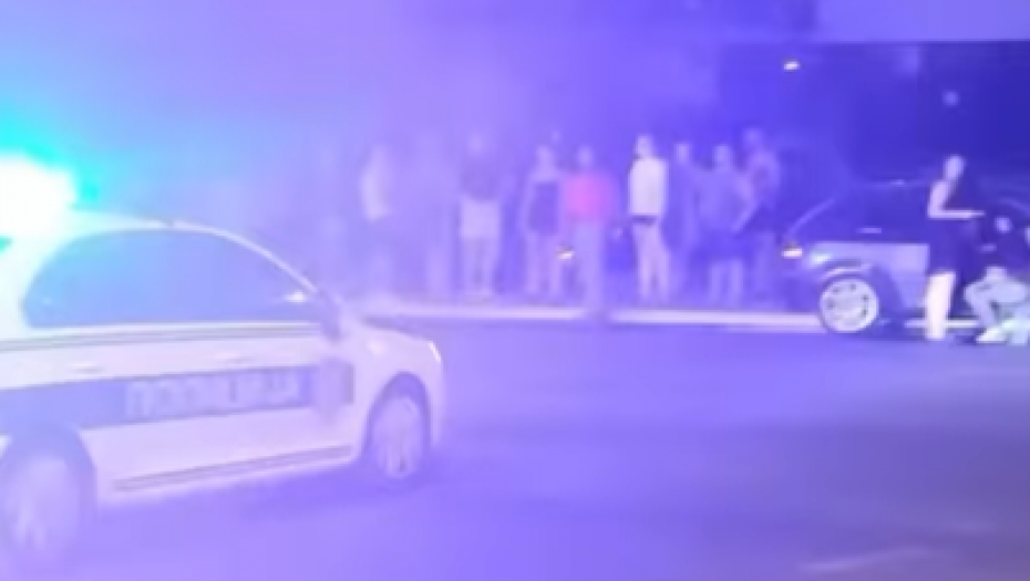 KARAMBOL U MIRIJEVU Ima povređenih, Hitna odvezla teško povređenu devojku (20)