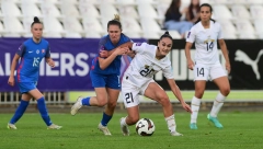 SRPKINJA DALA GOL ZA ŠPICE Nina ponizila Engleskinje "vrteškom", pa im šmekerski plasirala loptu u mrežu (VIDEO)