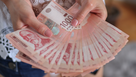 STIŽE PO 20.000 DINARA ZA OVE STUDENTE Ministarstvo prosvete otvorilo novi konkurs, OVO SU USLOVI