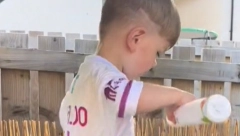 DEČAK JE POSTAO ZVEZDA PREKO NOĆI Tata je pitao sina šta je za njega sreća, a njegov odgovor je sve raspilavio