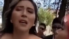 AU, DA LI JE MOGUĆE ? Kada je mladoženja izašao iz limuzine, mlada pomahnitala, nastao je potpuni haos! (VIDEO)