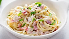 ŠPAGETE SA ŠUNKOM I SIROM Jeftino jelo skupog ukusa koja pomera granice dobrog ukusa