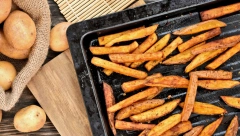 KROMPIR IZ RERNE BOLJI NEGO ONAJ PRŽENI Ne morate da stojite pred šporetom, a hrskav i slasan