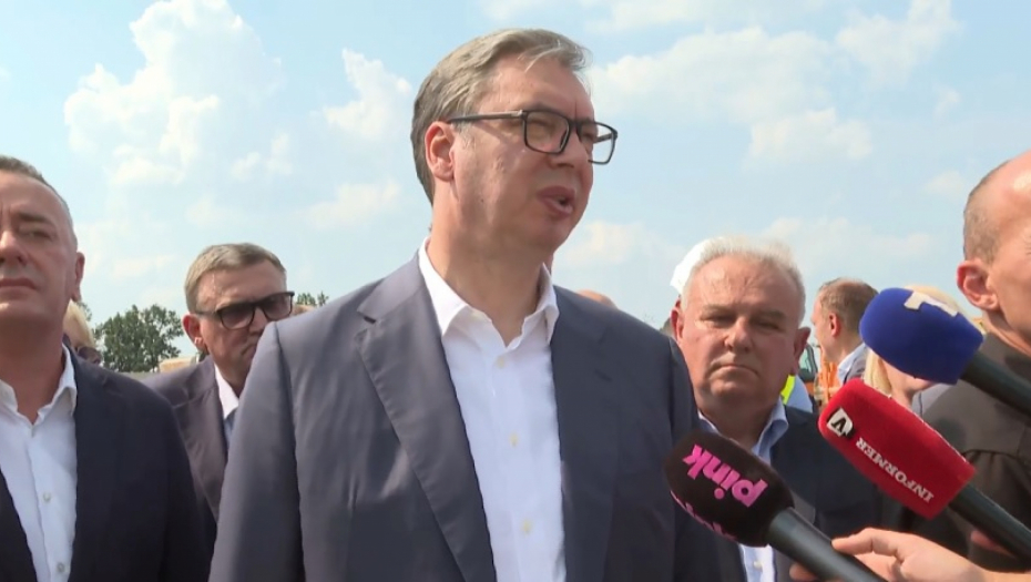 "ŠTO SRBIJA BUDE VIŠE NAPREDOVALA HISTERIJA ĆE BITI VEĆA" Predsednik Vučić obišao radove na obilaznici oko Kragujevca
